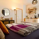Apartment Mit Balkon Am Bergpark